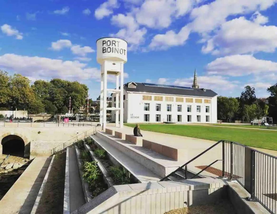 شقة Le Jardin Niortais - Hyper Centre- Proche Gare - Paisible - Grand Jardin Prive, Wifi Hd -Netflix المظهر الخارجي الصورة